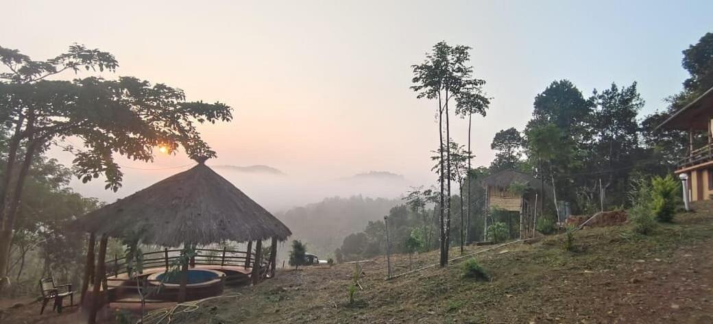 Angels Nest Home Stay 2 Acra Private Plantation Mountain Area Balconey Sunrice View Nearby Ngarhole Wild Life , Tholpetty Wild Life , Pakshipathalam Bird Santuary , Kuruva Island # Thirunelly & Thrissilery Temple Near By Secure Stay Wayanad Kerala Chegat Exterior photo